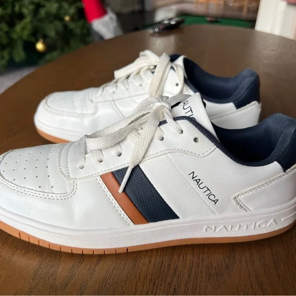 Nautica Boys Sneakers Size 6 White Synthetic Leather Lace Up Casual Striped - Picture 8 of 8